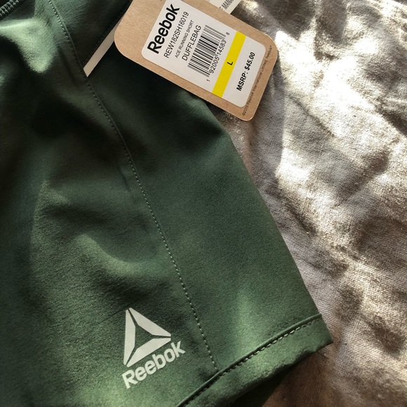 Reebok running short - Picture 2 of 4